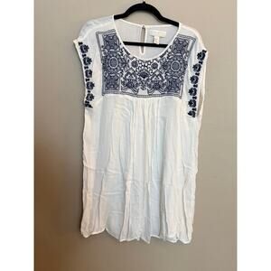 Forever 21 Embroidered Peasant Smocked Style Sleeveless Top White Blue XL NWOT